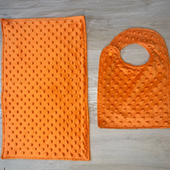 NEW 🪡 Handmade Woodland Creatures Baby to Toddler Bib and Burp Cloth Set - Picture 7 of 9